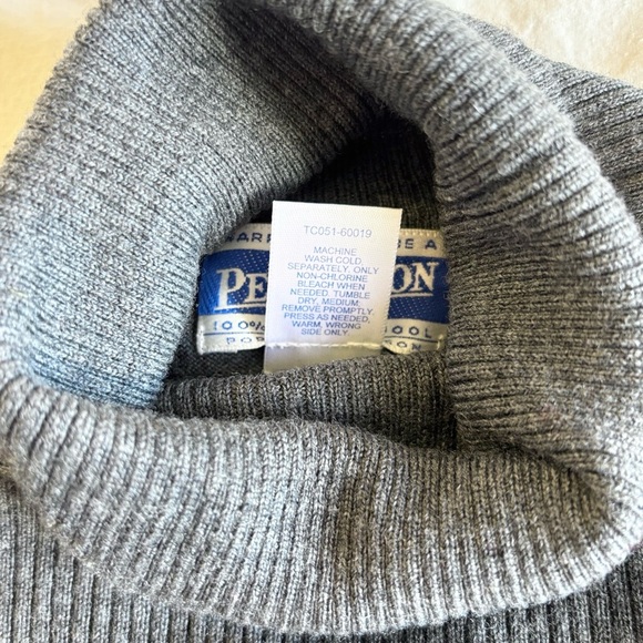 Vintage Pendleton Turtleneck - Picture 4 of 8
